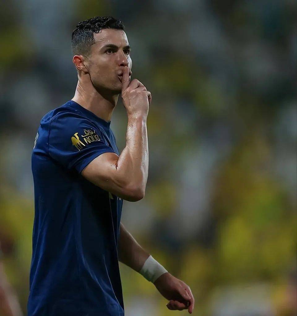 开云APP-夺冠引发热议!,C罗在C9比赛中出色发挥全场沸腾不已