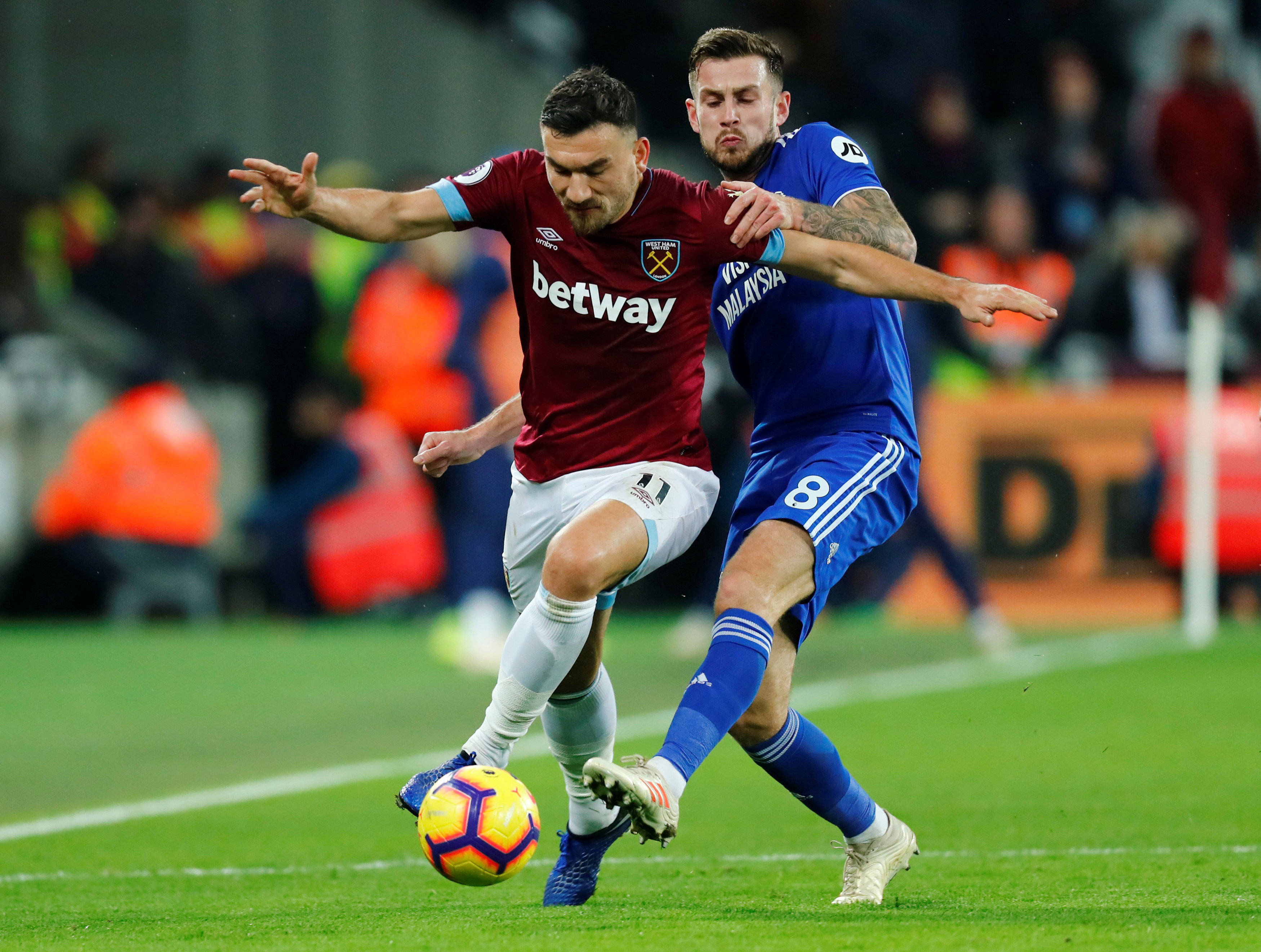 开云在线-包含集结日突围战来临；切尔西围绕法甲防线松动；引发热议；年轻球员得到机会的词条